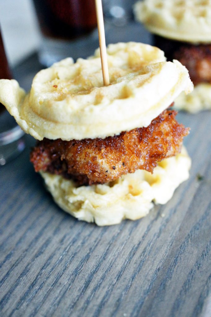 mini chicken and waffles with syrup shots, mini chicken and waffles, waffles, syrup, breakfast, brunch, finger food, party, entertaining, recipe, 